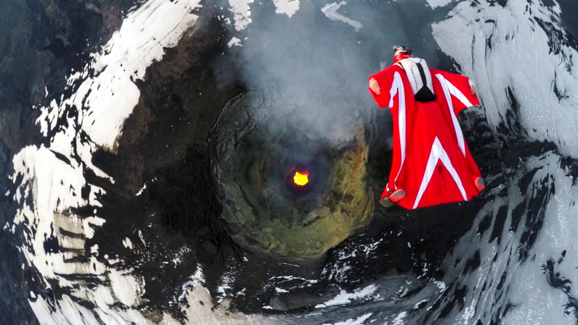 Szárnyasruhával egy aktív vulkán fölött
