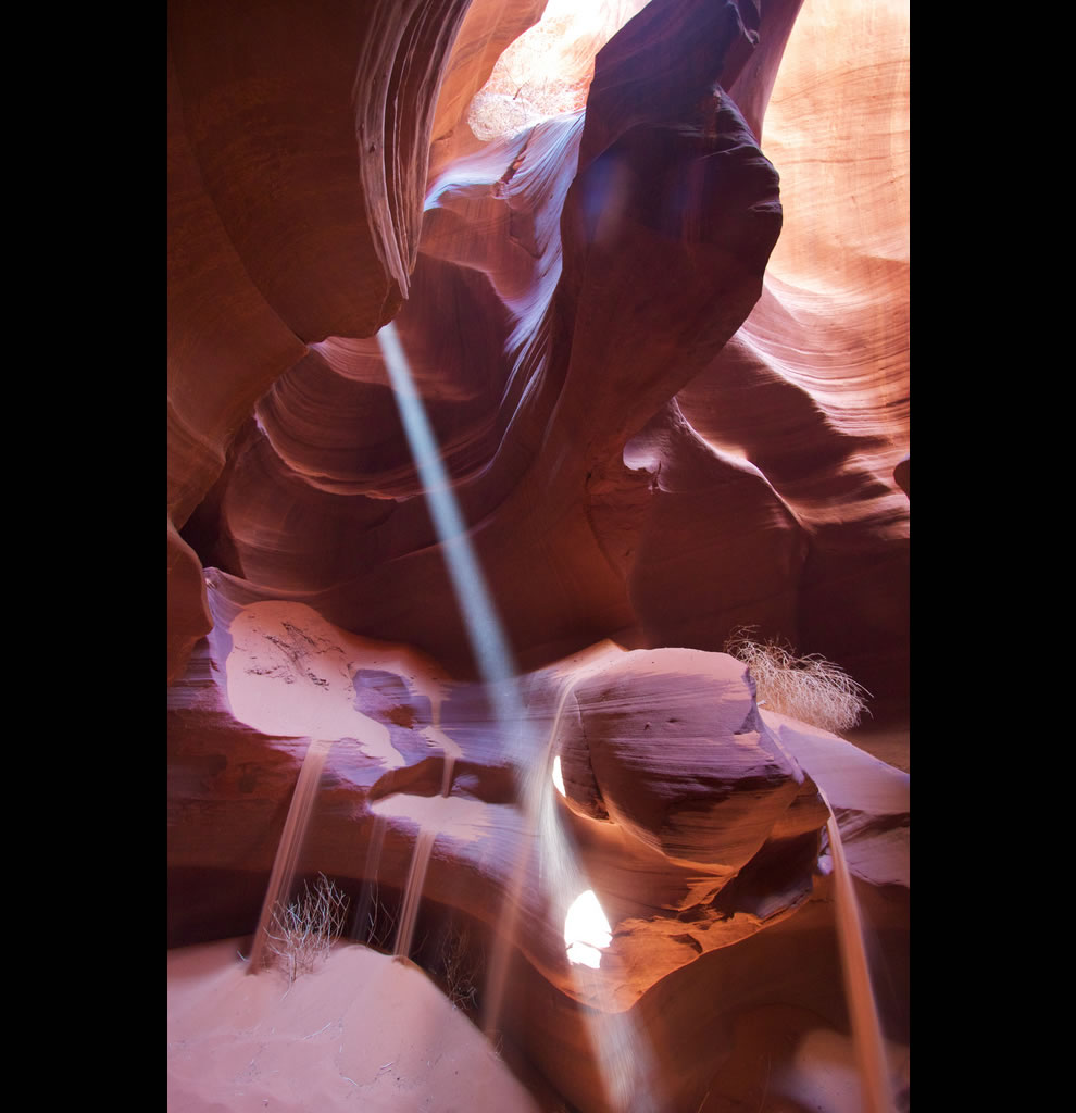 sunlight-sand-in-Antelope-Canyon