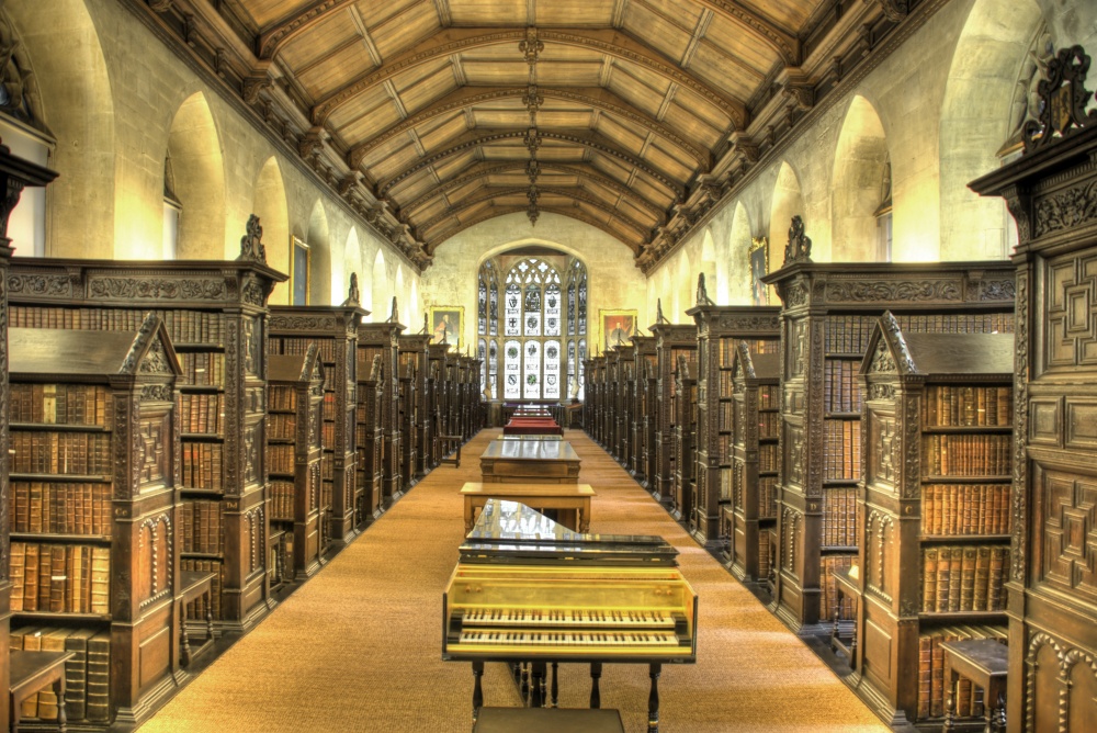 184255-R3L8T8D-1000-St_Johns_College_Old_Library_interior