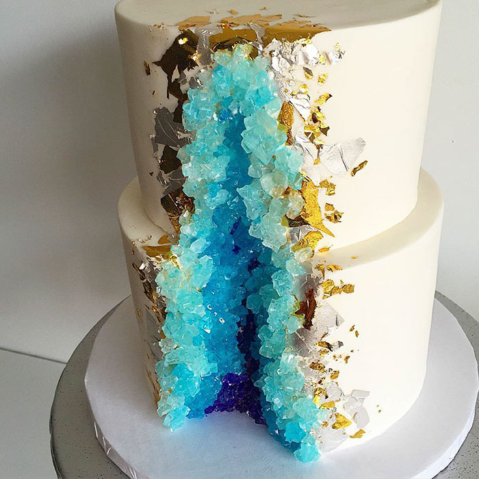 amethyst-geode-wedding-cake-trend-5-57833e12b57dd__700