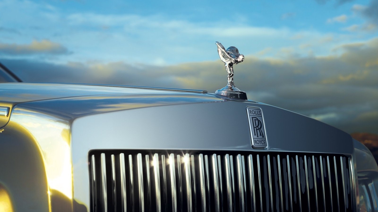 Rolls-Royce embléma, amit nehéz ellopni, de életet is ment