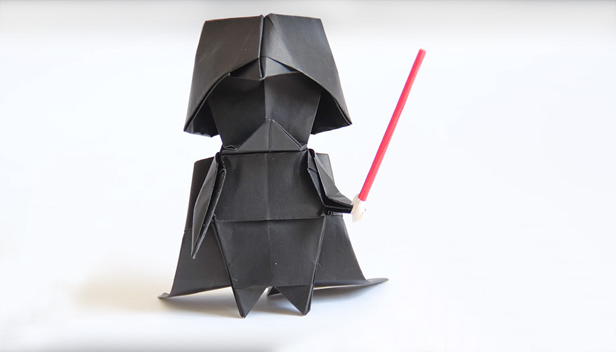 Napi videó: Hogyan hajtogass origami Darth Vader-t