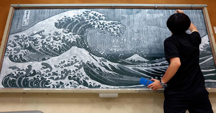Egy japán tanár, lenyűgöző rajzokat alkot a diákjainak krétával