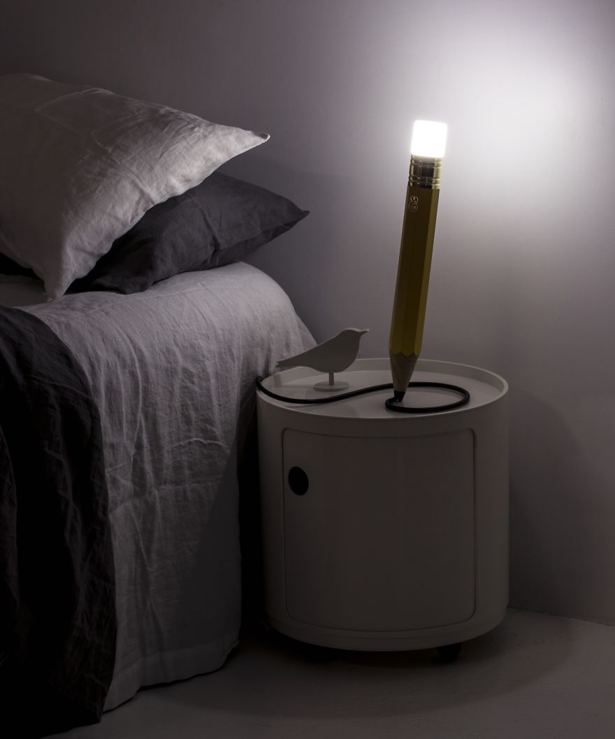 its-the-pencil-as-youve-never-seen-it-before-is-this-the-worlds-most-creative-lamp-57f49d2966644__880