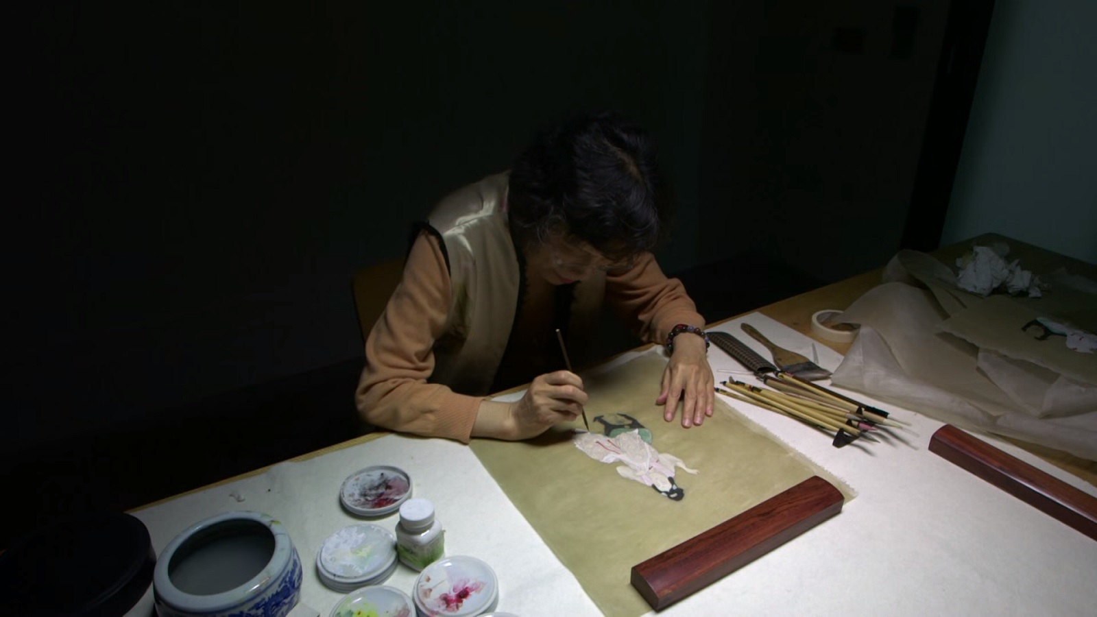 Így készül a kínai selyemfestés