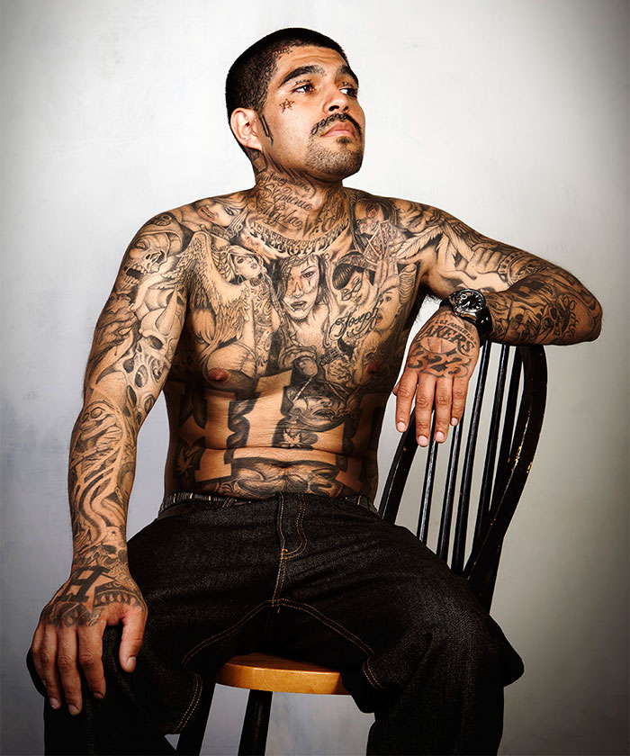 ex-gang-members-tattoos-removed-skin-deep-steven-burton-17