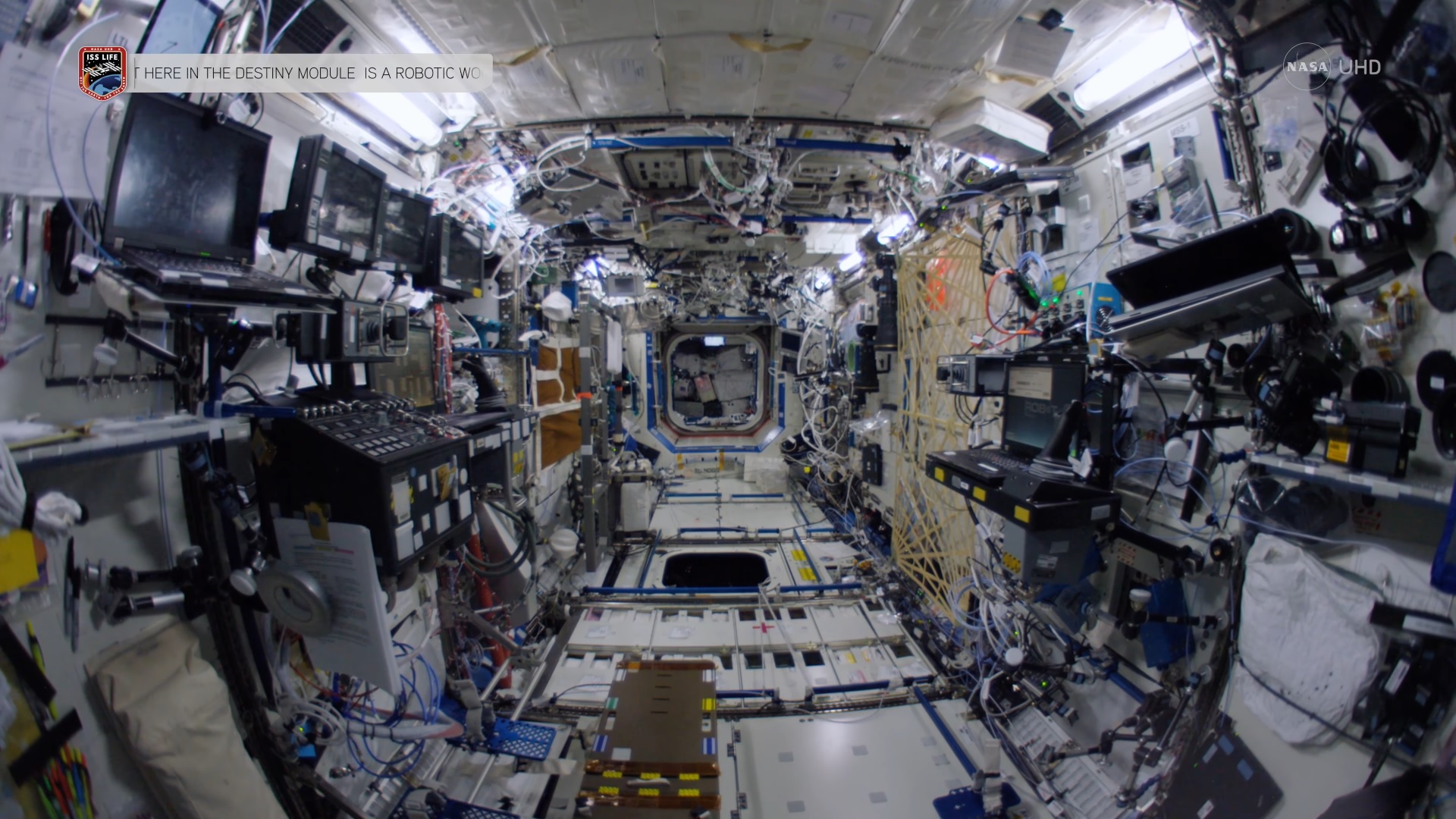 Repülj keresztül a Nemzetközi Űrállomáson – Elképesztő 4K videó