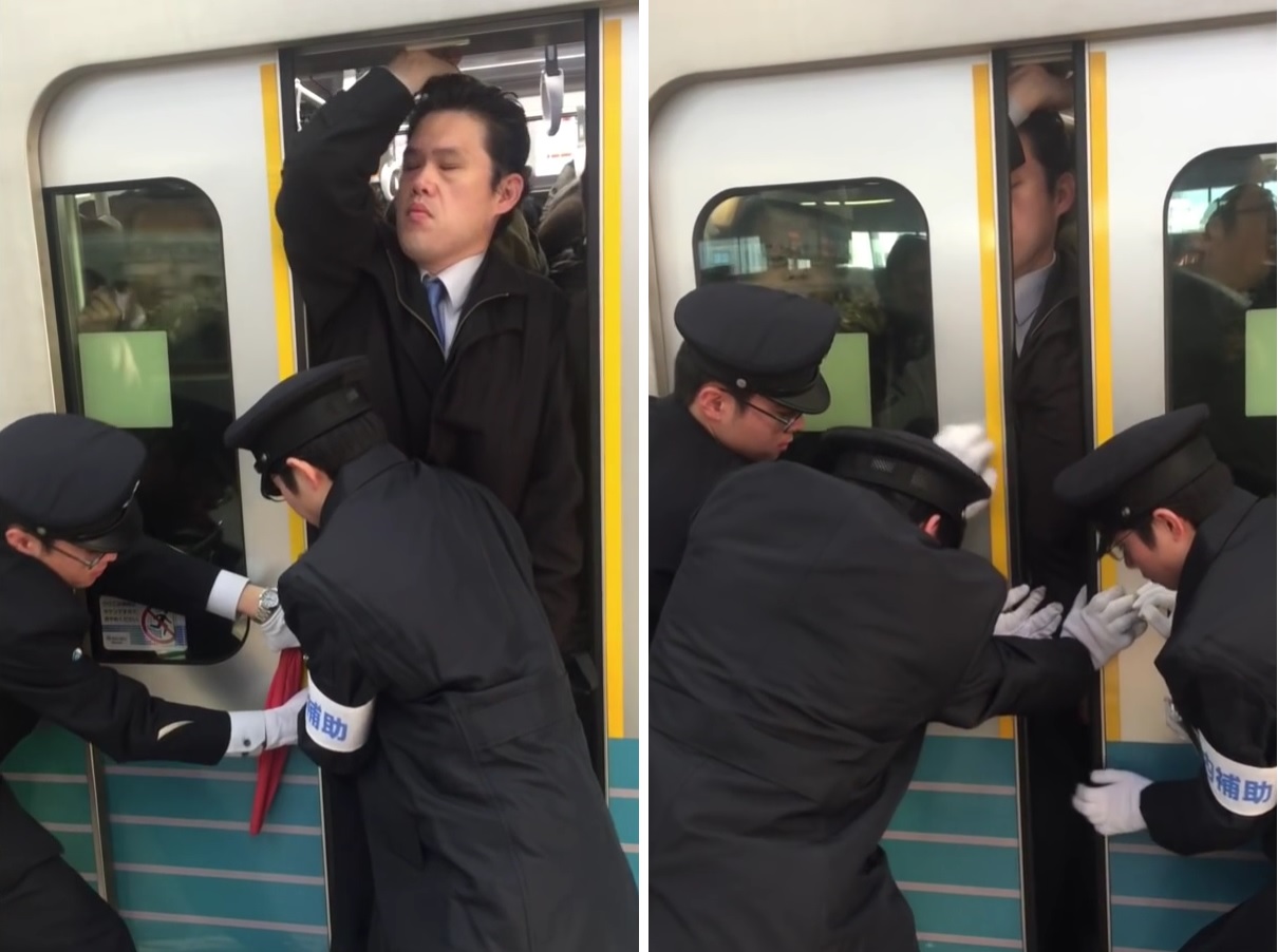 Japánban szó szerint begyömöszölik az embereket a metróba