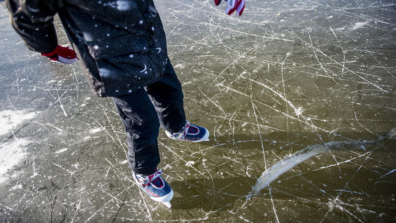 Jó hír: a Balatonon hétvégén még lesz sportolásra alkalmas jég!