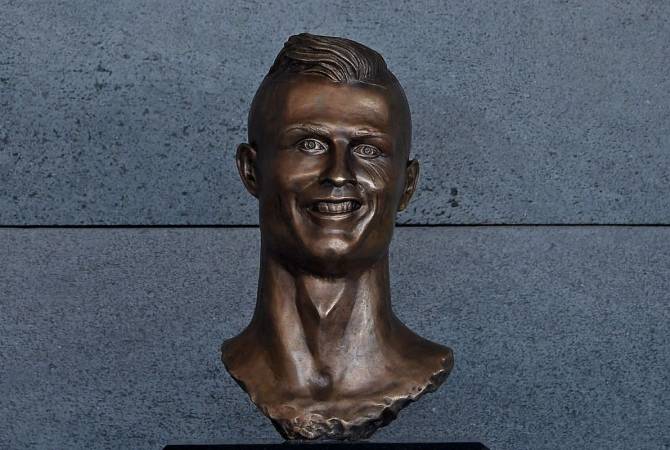 Erre cserélik le a hiperbéna Ronaldo-szobrot – fotó