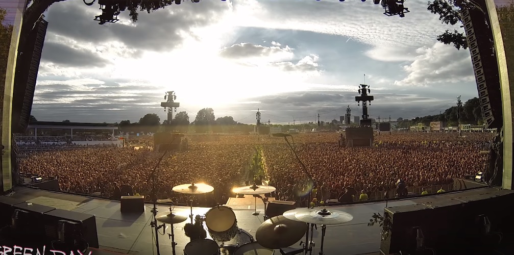 65 ezren énekelték a Queen slágerét a Green Day koncertje előtt