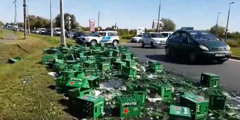 2400 üveg sör veszett oda egy szombathelyi körforgalomban – videó