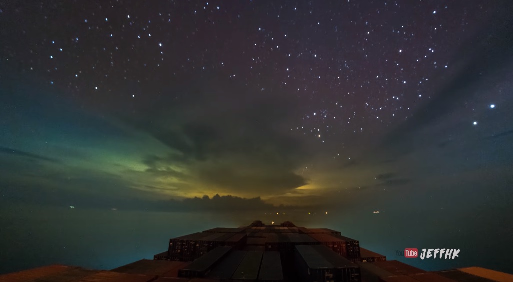 Hipnotikus time-lapse videó: ilyen egy óceánjáró teherhajón beutazni a világot