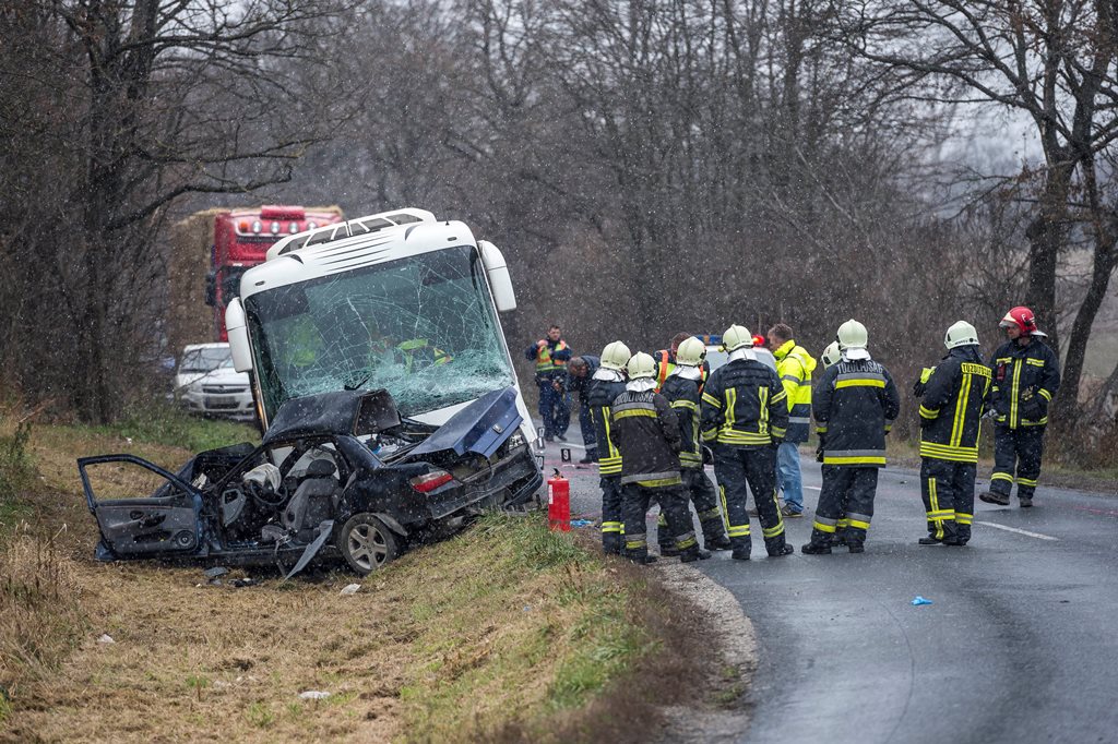 Halálos baleset Vértesboglár közelében (MTI Fotó: Bodnár Boglárka)