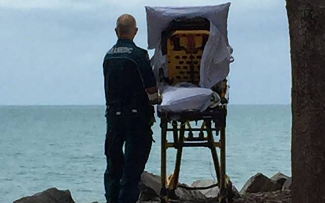 Torokszorító fotón, ahogy a mentők teljesítik a haldokló beteg utolsó kívánságát