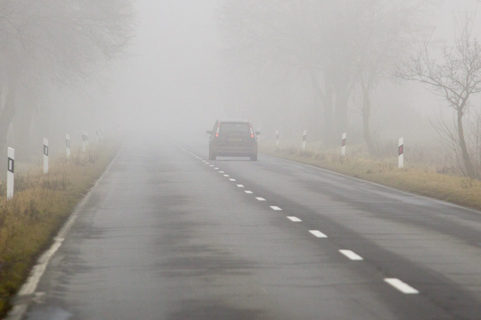 Hatalmas tömegkarambol az M43-as autópályán a reggeli ködben
