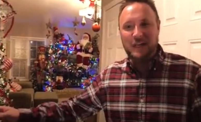 Kisüti az agyad a világ leggiccsesebb karácsonyi lakásenteriőrje – videó