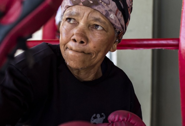 Bárkit lepofoznak Dél-Afrika 70 éves bokszoló nagymamái – videó
