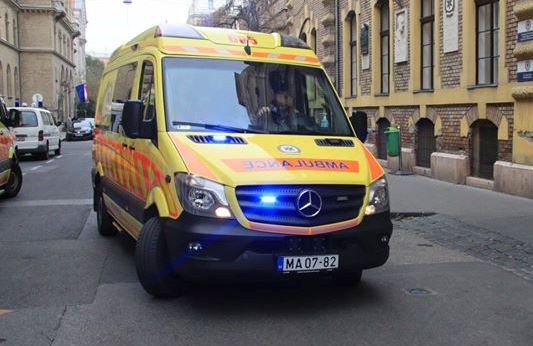 Az utcán halt meg egy epilepsziás férfi Budapesten, senki nem segített neki