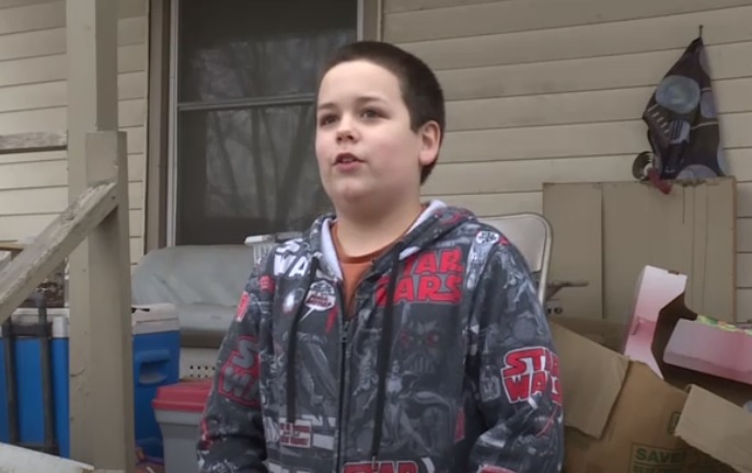 Hős pitbull mentette meg a kisfiút az őt üldöző betörőtől – videó