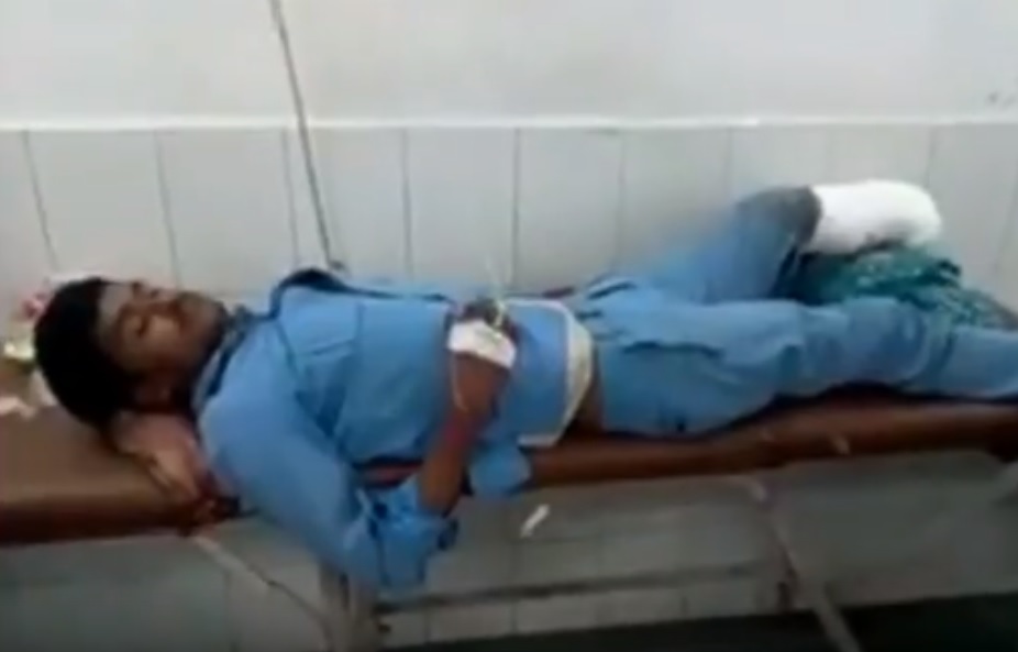 Levágott lábán aludt a kórházban a férfi – felkavaró videó
