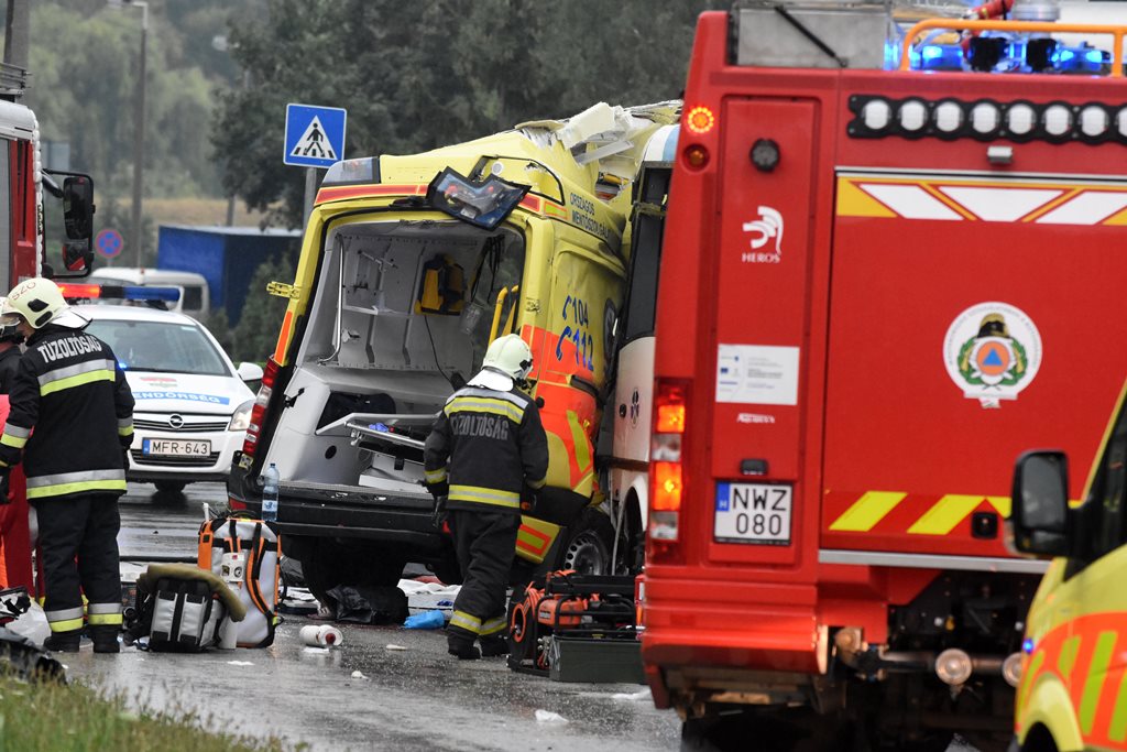 Ketten meghaltak egy balesetben Szolnokon (MTI Fotó: Mészáros János)