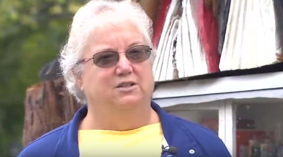 Kivágatta a város a nő 110 éves fenyőjét, ami a fából lett, attól szóhoz sem jutsz – videó
