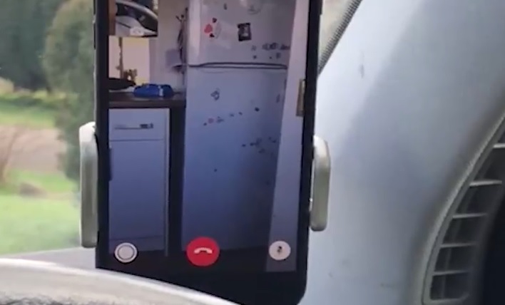 Bekamerázta a hűtőt a család, ahonnan rejtélyesen eltűnt a kaja, a videótól leesett az álluk