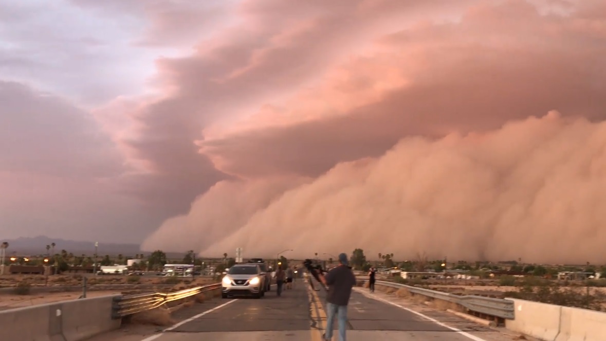 Másfél kilométer magas homokvihar zúdult Arizonára – videó