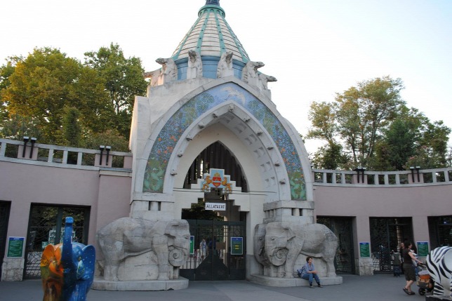 A Fővárosi Állat- és Növénykert bejárata (fotó: Wikipedia.org)