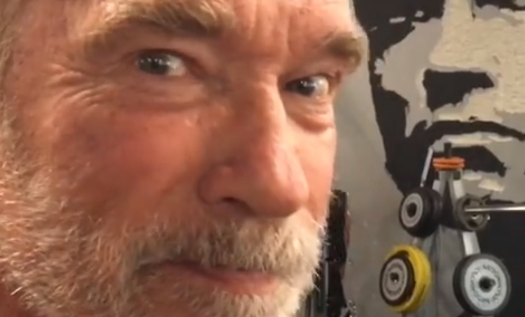 Beugrott egy angyalföldi konditerembe Arnold Schwarzenegger – videó