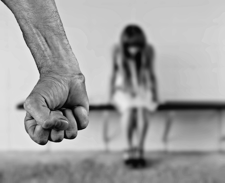 Megerőszakoltak egy 12 és egy 15 éves kislányt Borsodban