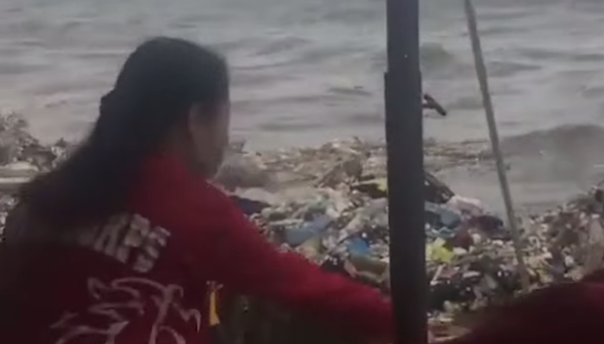 Szörfölni lehetne a szeméthullámokon a Fülöp-szigeteknél – videó