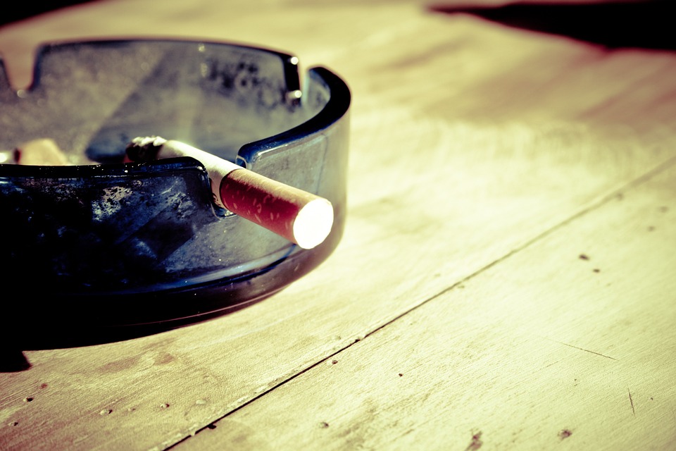 Teljesen betiltanák a dohányzást Magyarországon